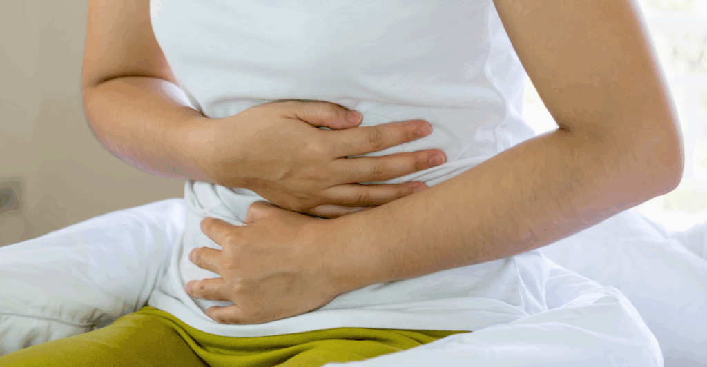 Descubra receitas caseiras eficazes para aliviar a dor de estômago com ingredientes naturais e fáceis de preparar.